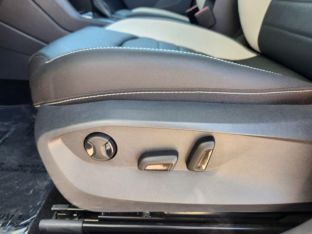 new 2025 Volkswagen Taos car