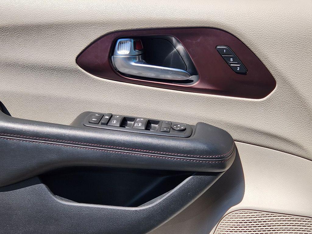 used 2020 Chrysler Pacifica car, priced at $21,133
