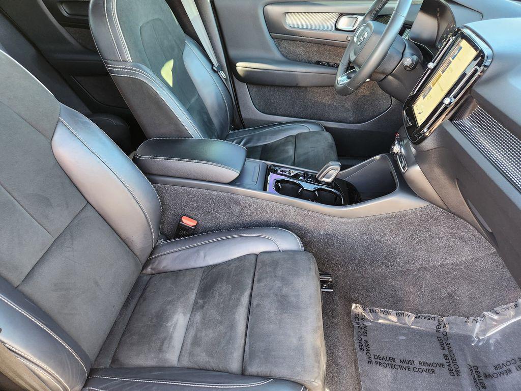 used 2022 Volvo XC40 car, priced at $26,797