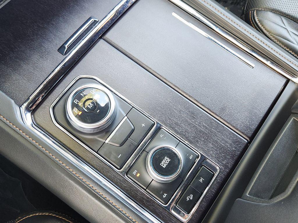 used 2024 Ford Expedition car, priced at $57,857