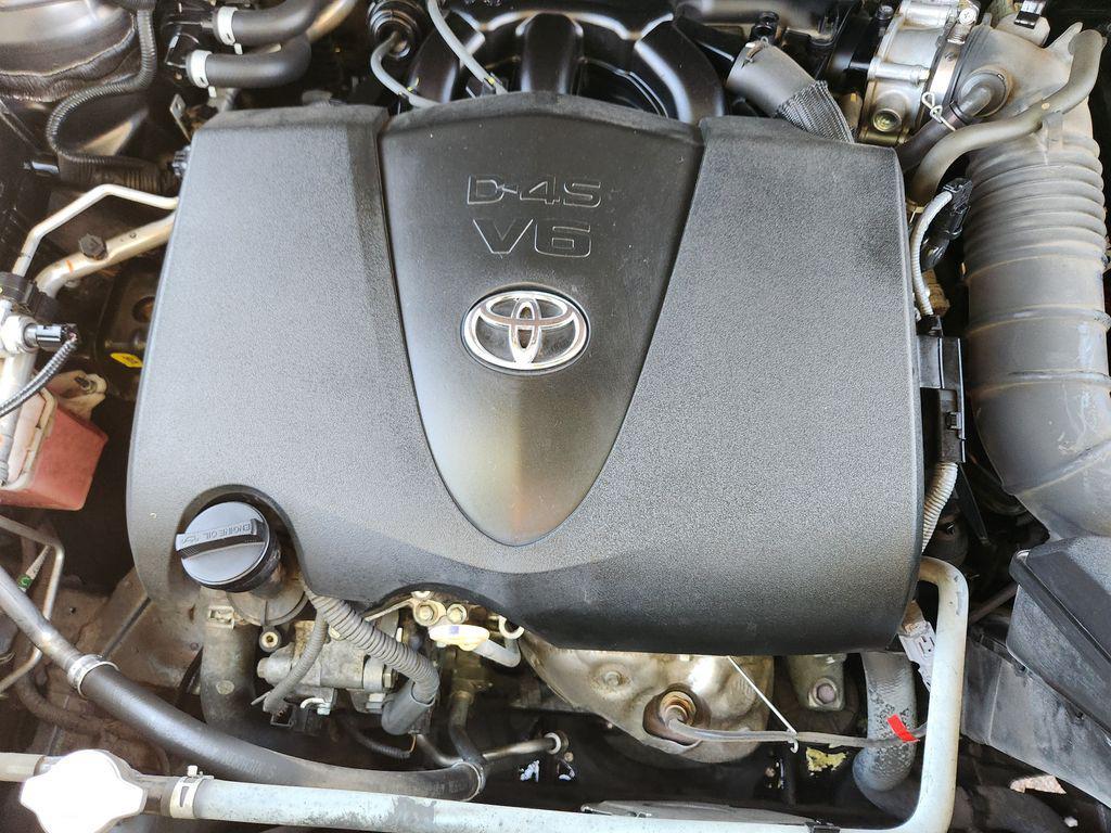 used 2021 Toyota Highlander car, priced at $33,907