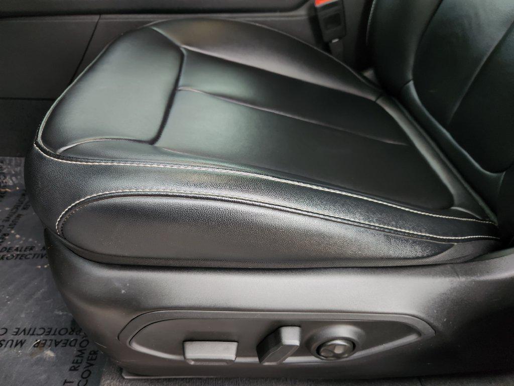 used 2024 Jeep Grand Cherokee L car, priced at $34,299