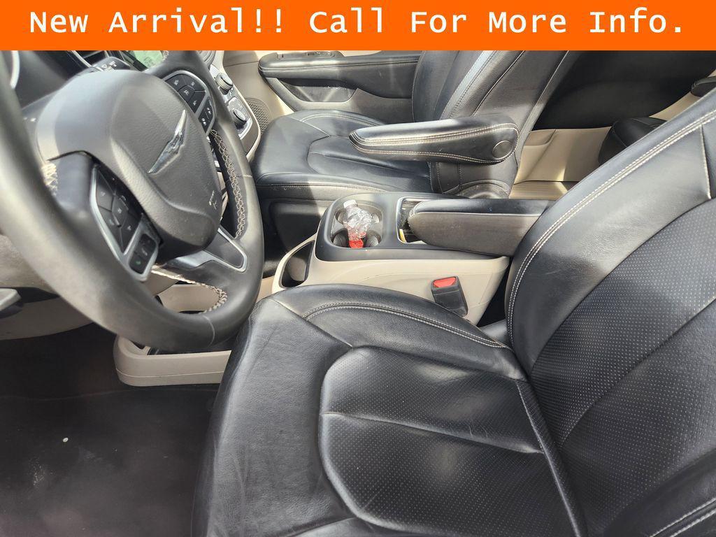 used 2022 Chrysler Pacifica Hybrid car, priced at $25,797