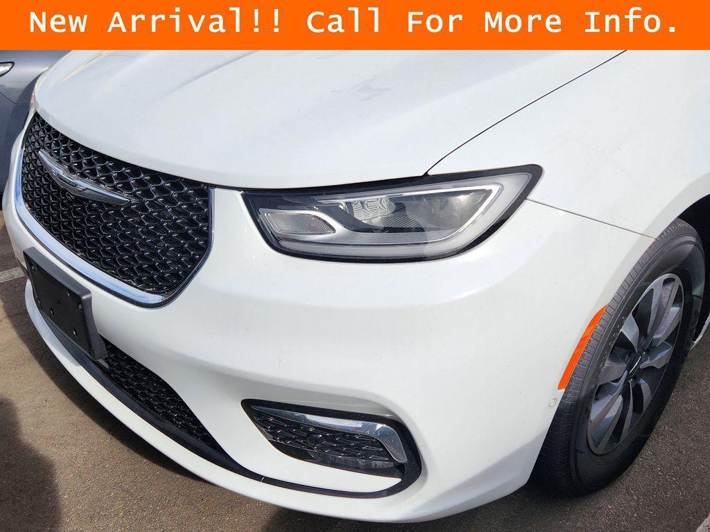 used 2022 Chrysler Pacifica Hybrid car, priced at $25,797