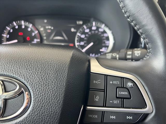 used 2024 Toyota Highlander car, priced at $30,595