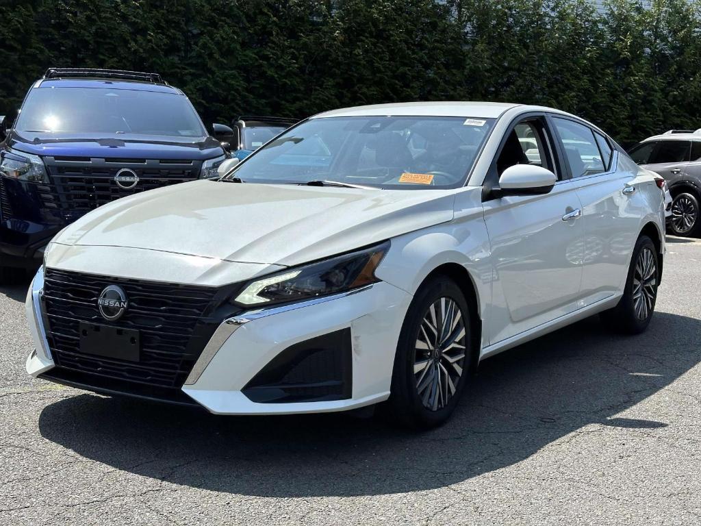 used 2023 Nissan Altima car, priced at $22,334