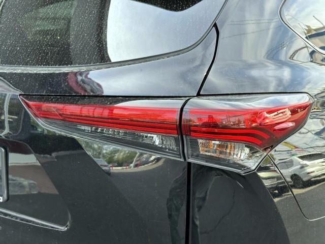 used 2023 Toyota Highlander car, priced at $35,895