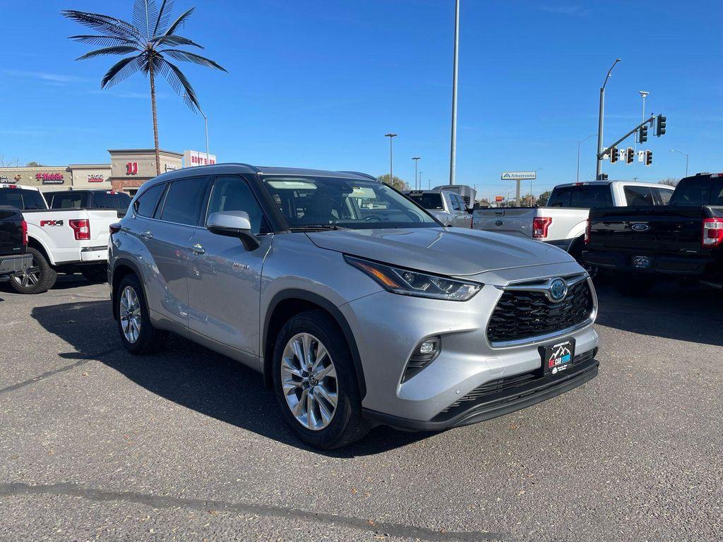 used 2020 Toyota Highlander Hybrid car, priced at $24,795