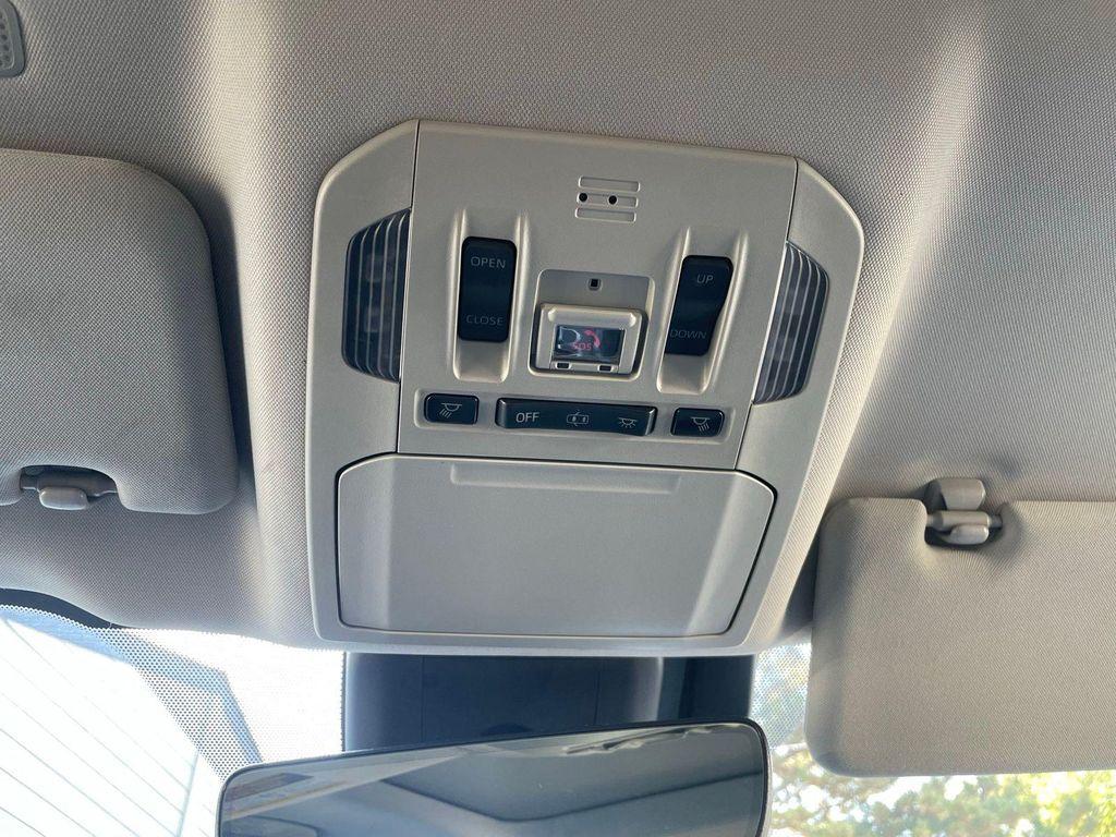 used 2020 Toyota Highlander Hybrid car, priced at $24,126