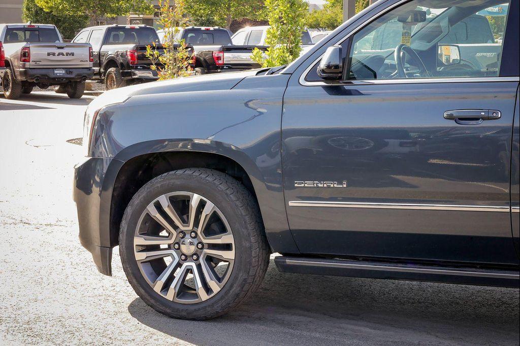 used 2020 GMC Yukon XL car, priced at $37,759