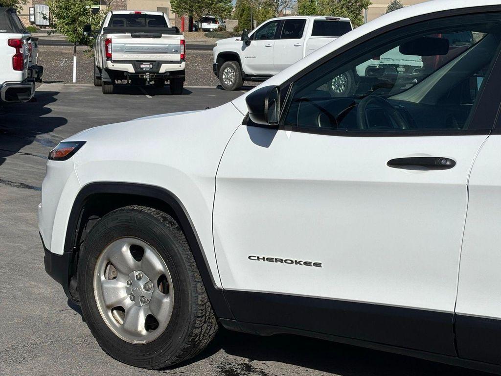 used 2018 Jeep Cherokee car, priced at $15,489