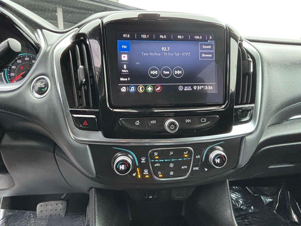 used 2021 Chevrolet Traverse car, priced at $18,900
