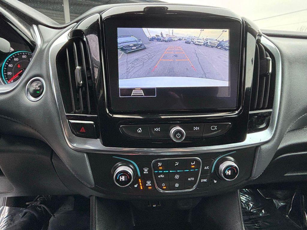 used 2021 Chevrolet Traverse car, priced at $18,900