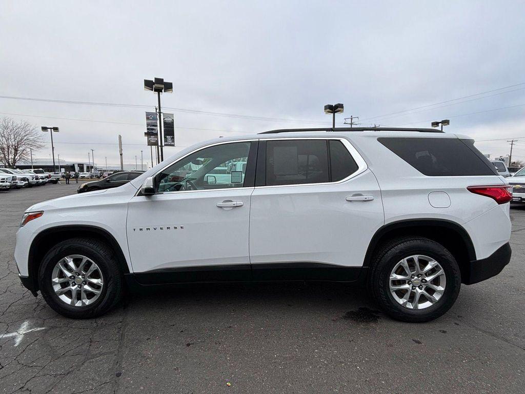 used 2021 Chevrolet Traverse car, priced at $18,900