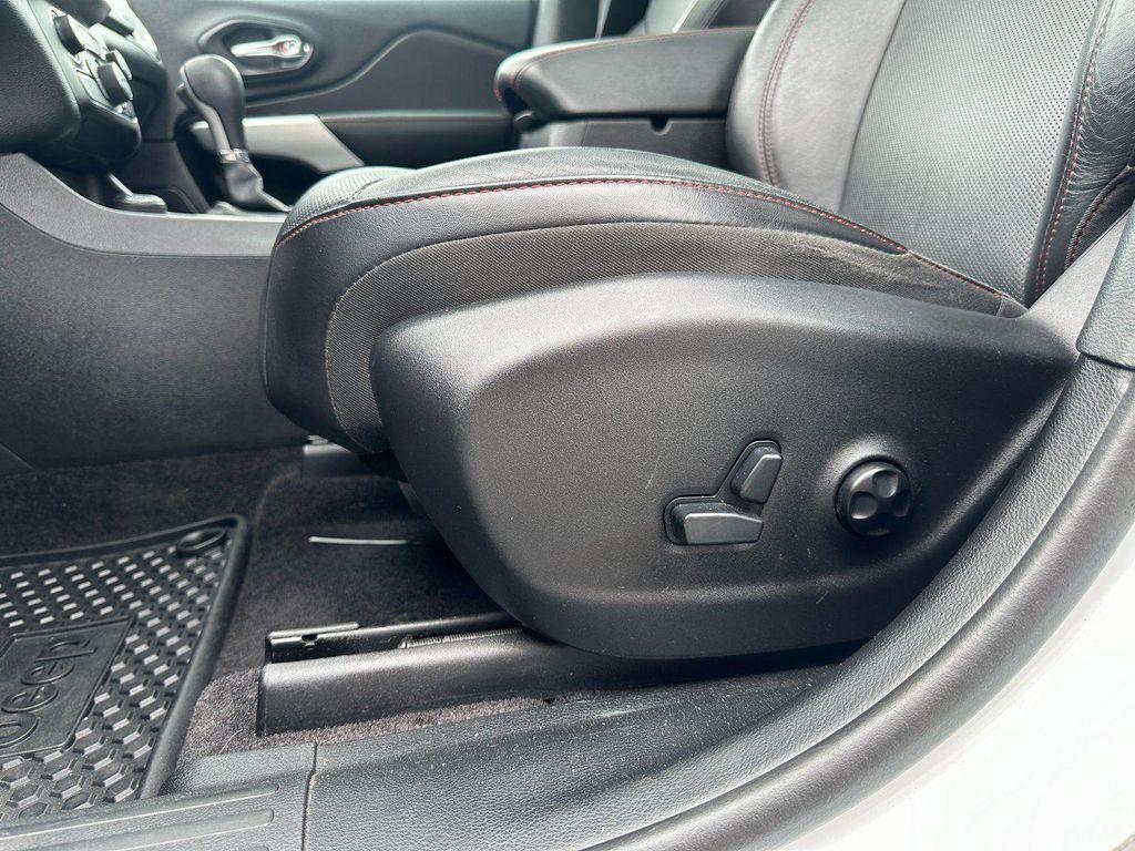 used 2018 Jeep Cherokee car, priced at $18,607