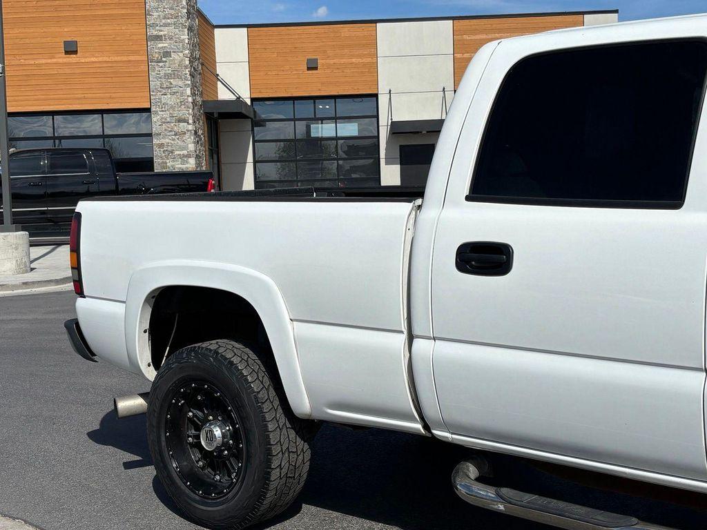 used 2004 GMC Sierra 2500 car, priced at $14,489