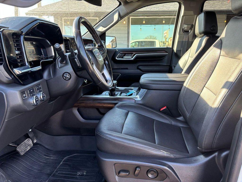 used 2023 GMC Sierra 1500 car, priced at $40,499