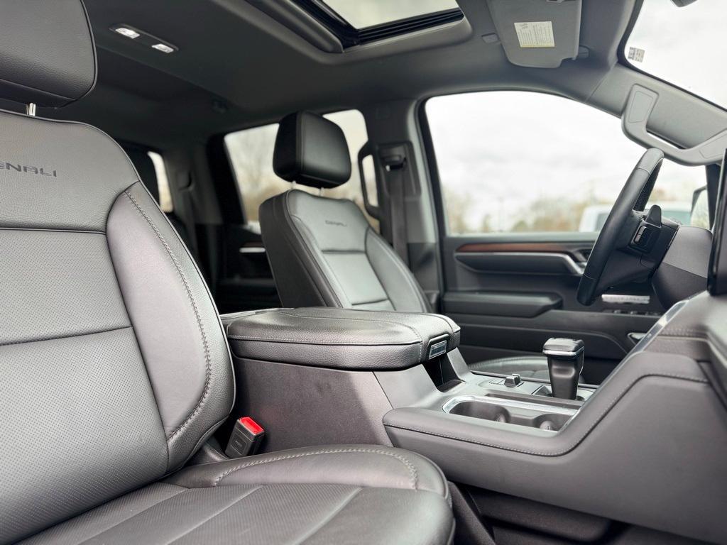 used 2024 GMC Sierra 1500 car, priced at $50,995