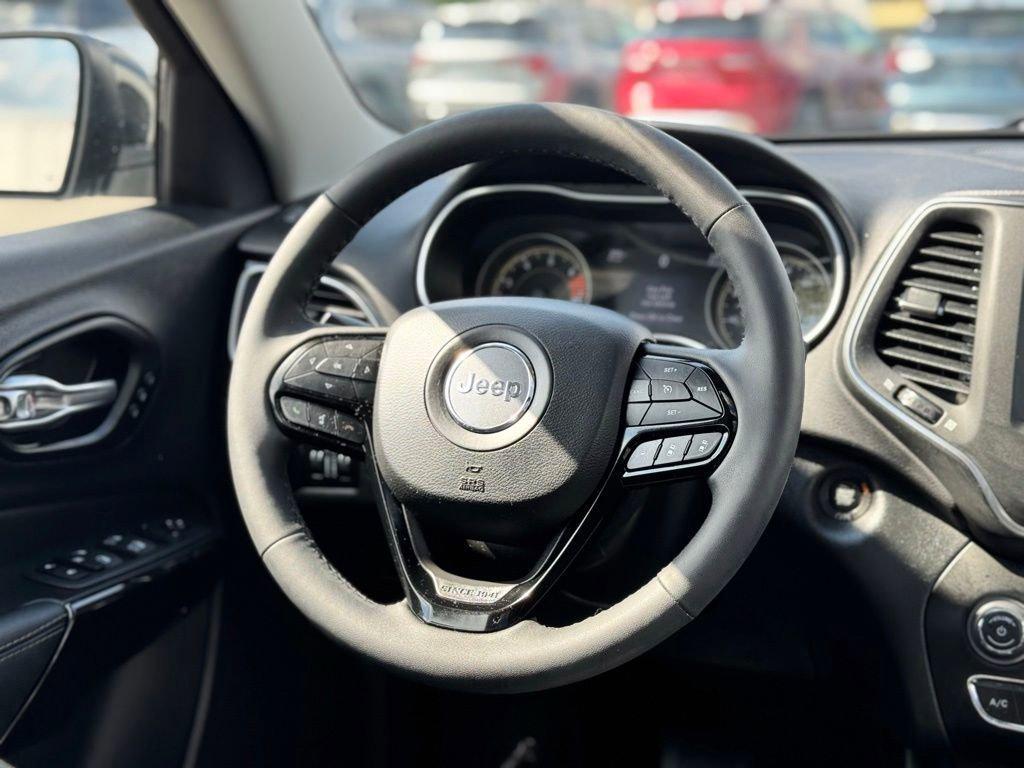 used 2023 Jeep Cherokee car, priced at $25,590