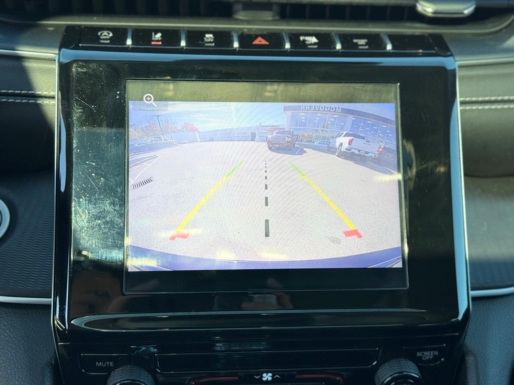 used 2024 Jeep Grand Cherokee car, priced at $25,595