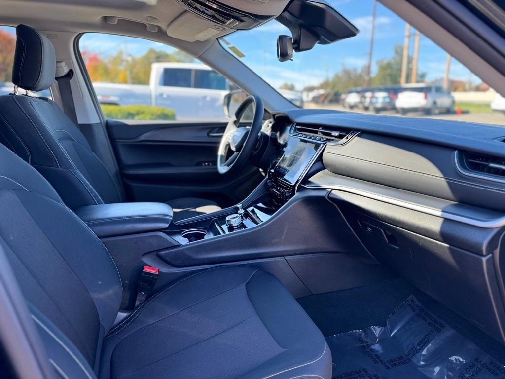 used 2024 Jeep Grand Cherokee car, priced at $25,595