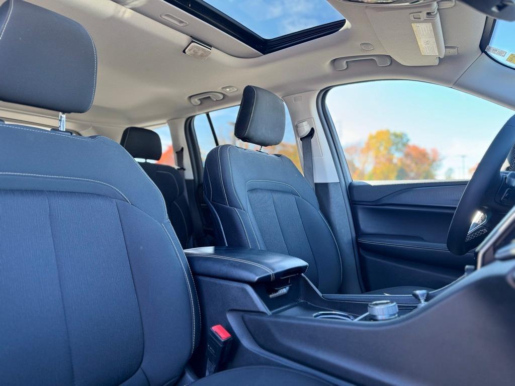 used 2024 Jeep Grand Cherokee car, priced at $25,595