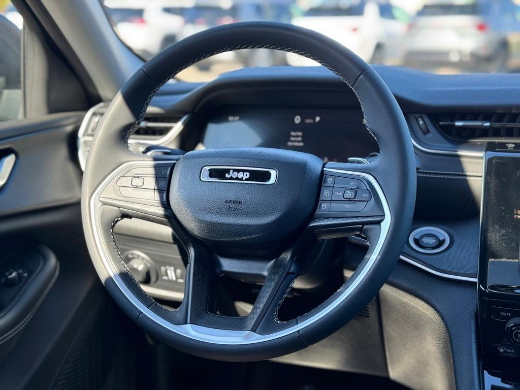 used 2024 Jeep Grand Cherokee car, priced at $25,595