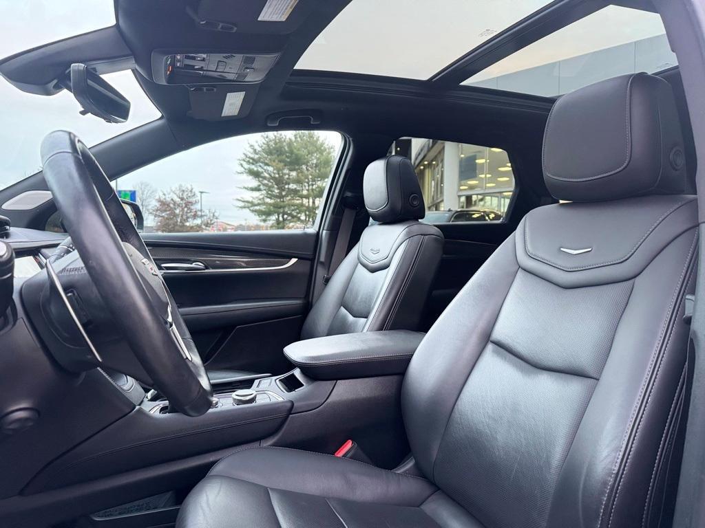 used 2022 Cadillac XT5 car, priced at $31,995