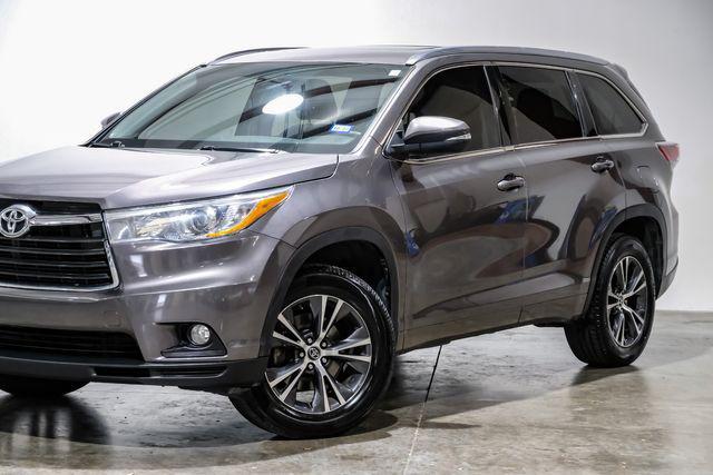 used 2016 Toyota Highlander car, priced at $16,983