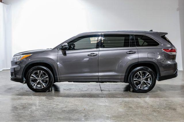 used 2016 Toyota Highlander car, priced at $16,983