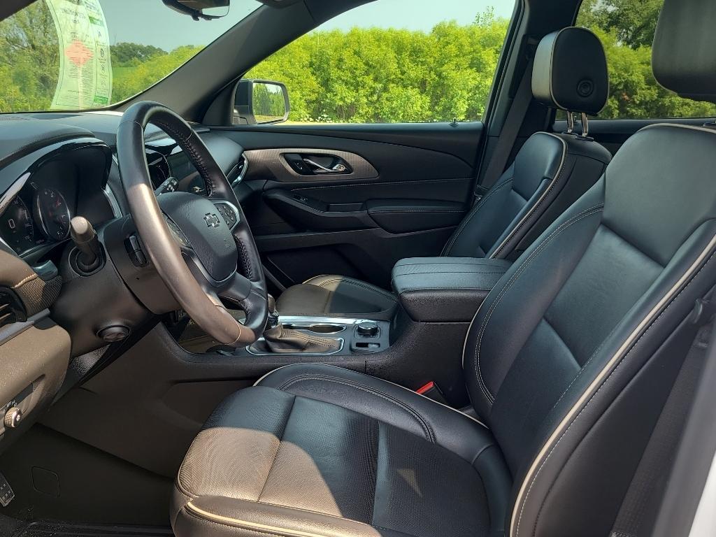 used 2022 Chevrolet Traverse car, priced at $25,594