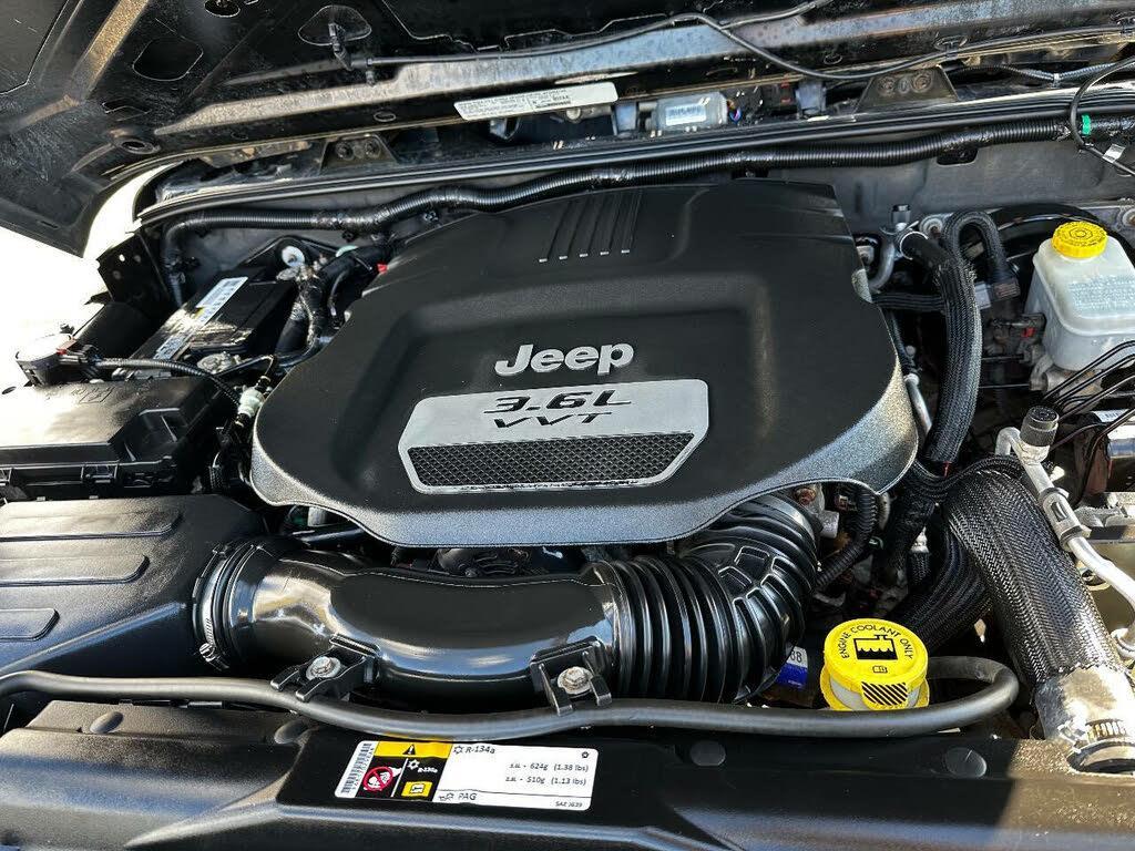 used 2013 Jeep Wrangler Unlimited car, priced at $15,450