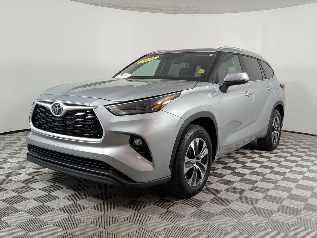 used 2025 Toyota Highlander car, priced at $44,631