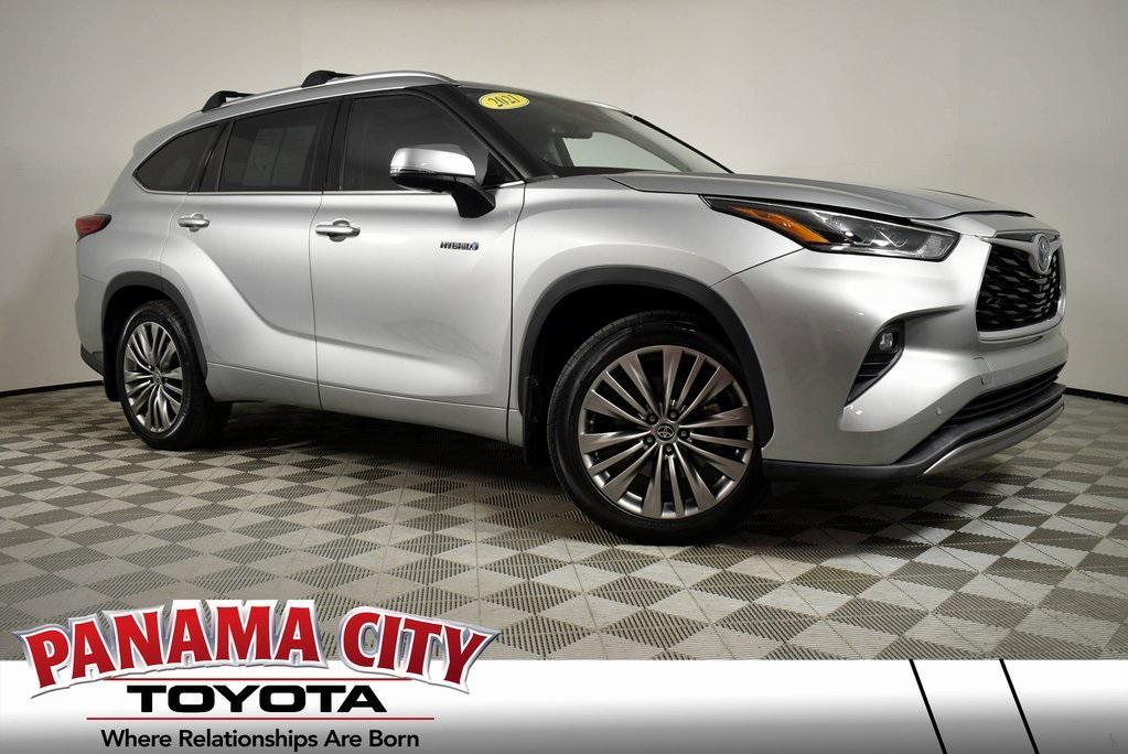 used 2021 Toyota Highlander Hybrid car, priced at $32,232