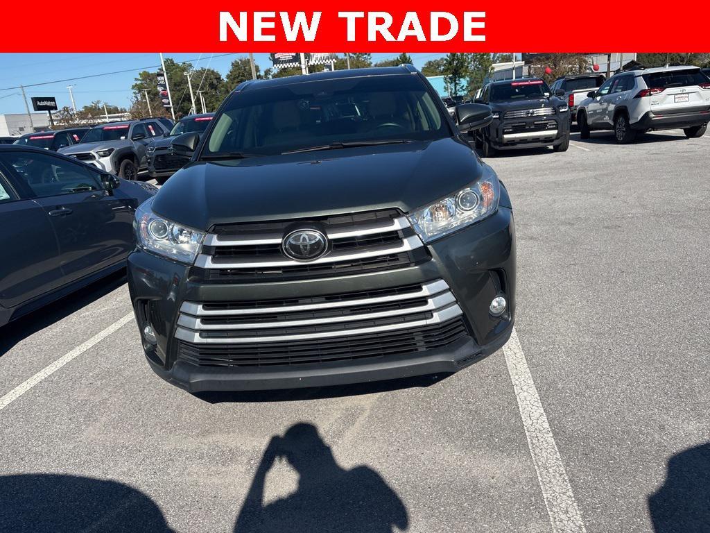 used 2019 Toyota Highlander car, priced at $27,063