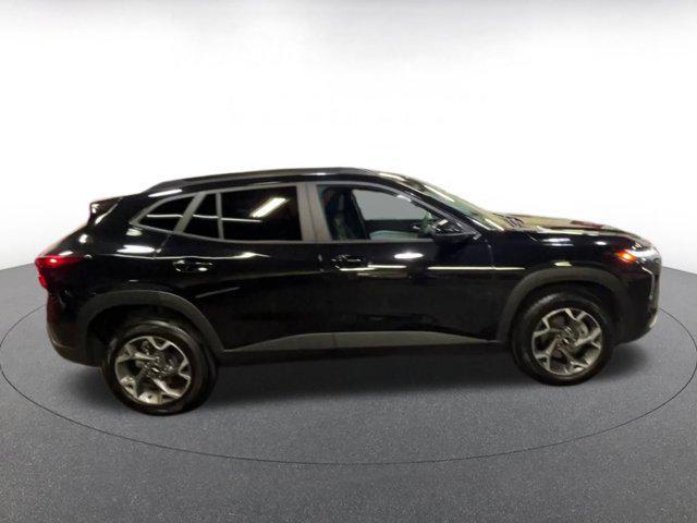 used 2025 Chevrolet Trax car, priced at $19,292