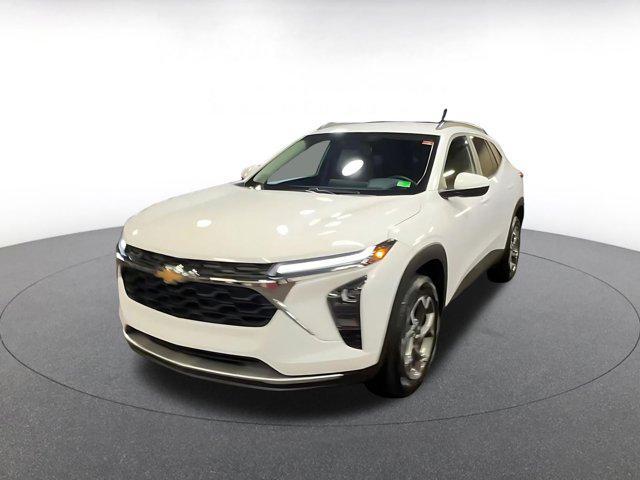 used 2025 Chevrolet Trax car, priced at $20,366