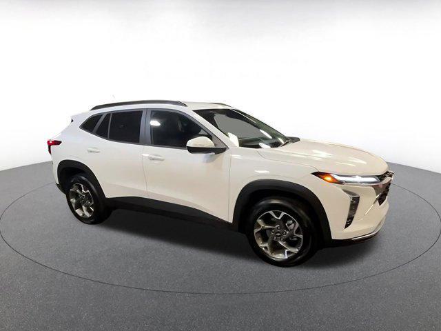 used 2025 Chevrolet Trax car, priced at $20,366