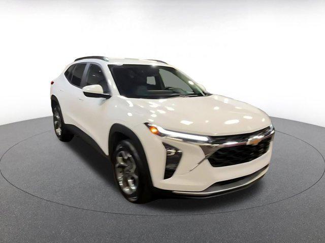 used 2025 Chevrolet Trax car, priced at $20,366