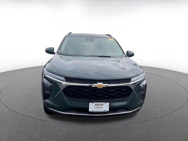 used 2025 Chevrolet Trax car, priced at $20,389