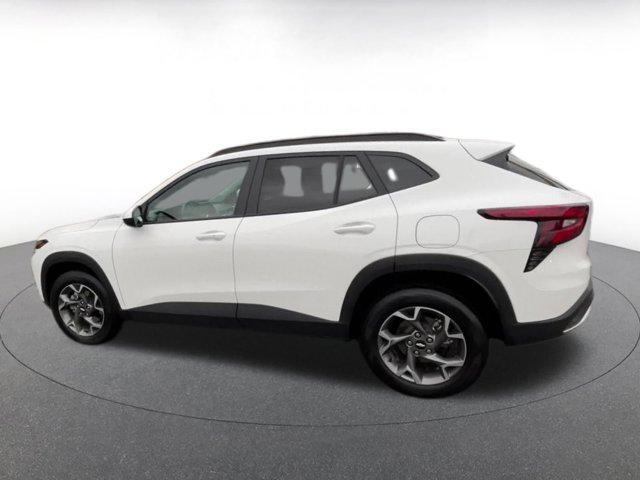 used 2025 Chevrolet Trax car, priced at $20,359
