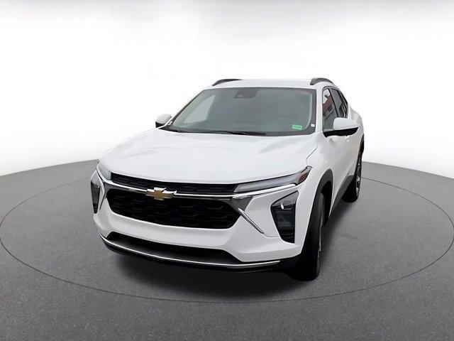 used 2025 Chevrolet Trax car, priced at $20,359