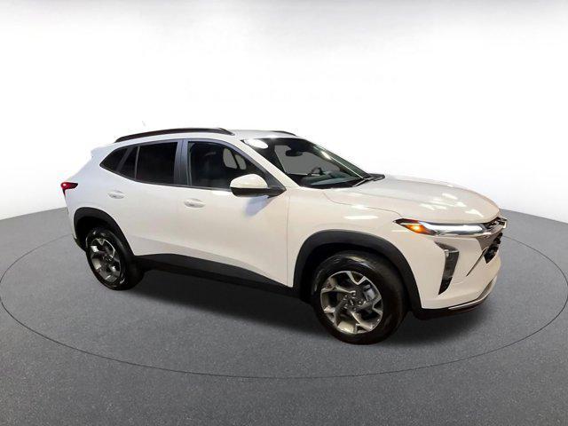 used 2025 Chevrolet Trax car, priced at $19,348