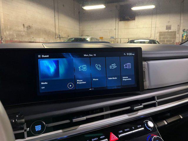 used 2025 Hyundai Santa Fe car, priced at $28,382