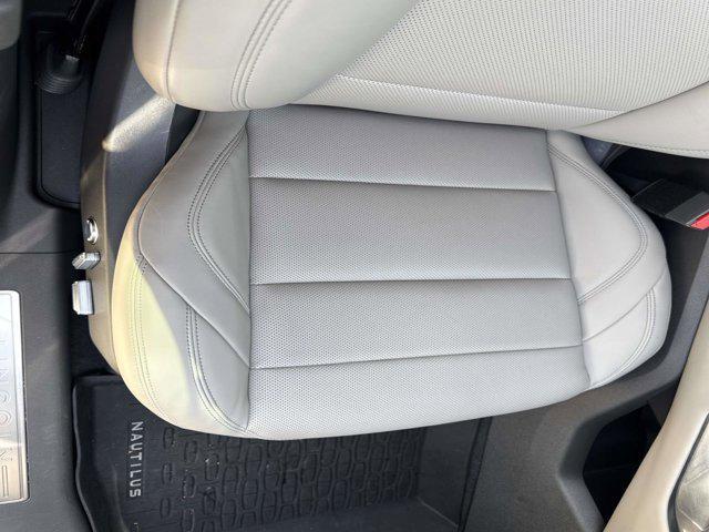 used 2025 Lincoln Nautilus car, priced at $46,300