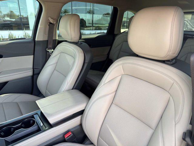 used 2025 Lincoln Nautilus car, priced at $46,300