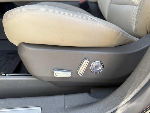 used 2025 Lincoln Nautilus car, priced at $46,300