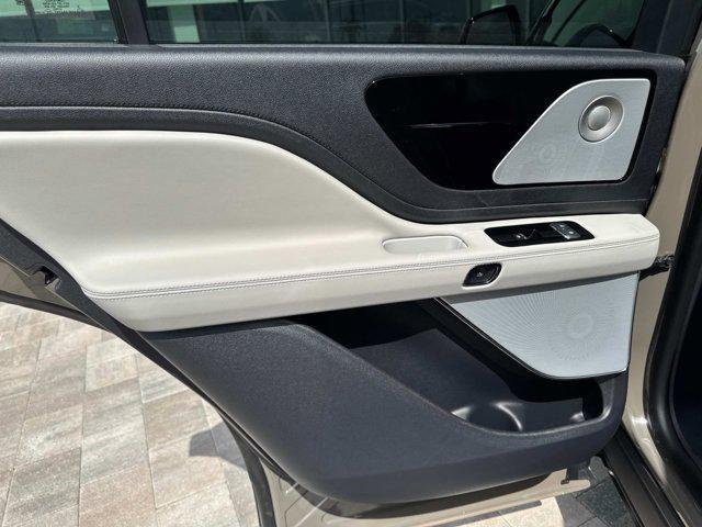 new 2025 Lincoln Aviator car, priced at $69,293
