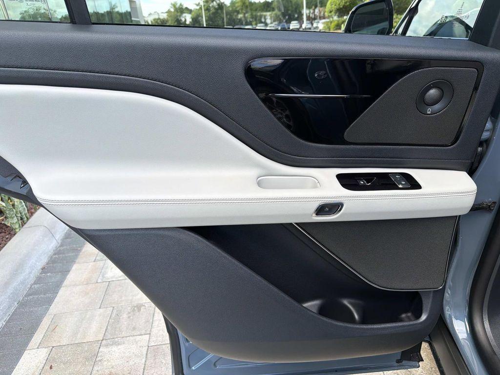 new 2026 Lincoln Aviator car, priced at $65,650