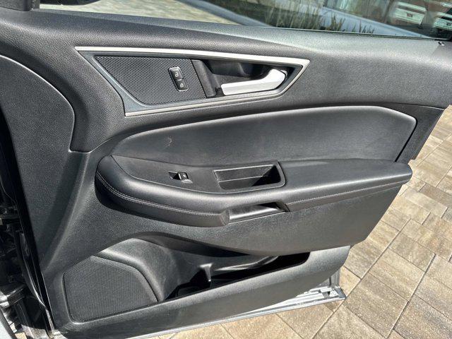 used 2024 Ford Edge car, priced at $29,900